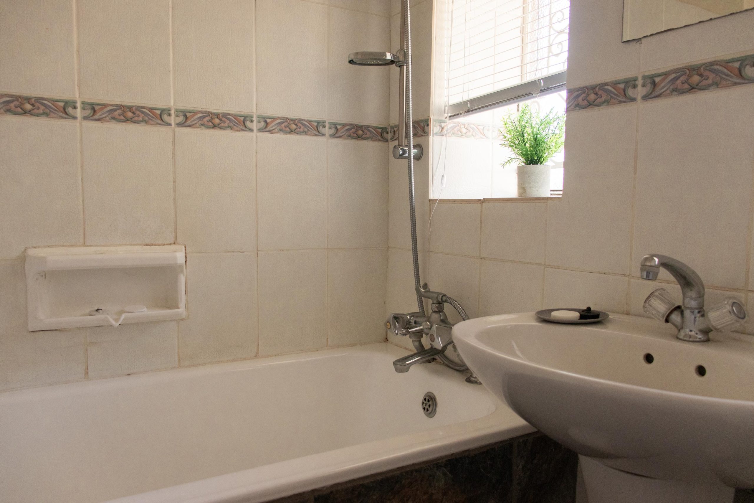 BATHROOM2